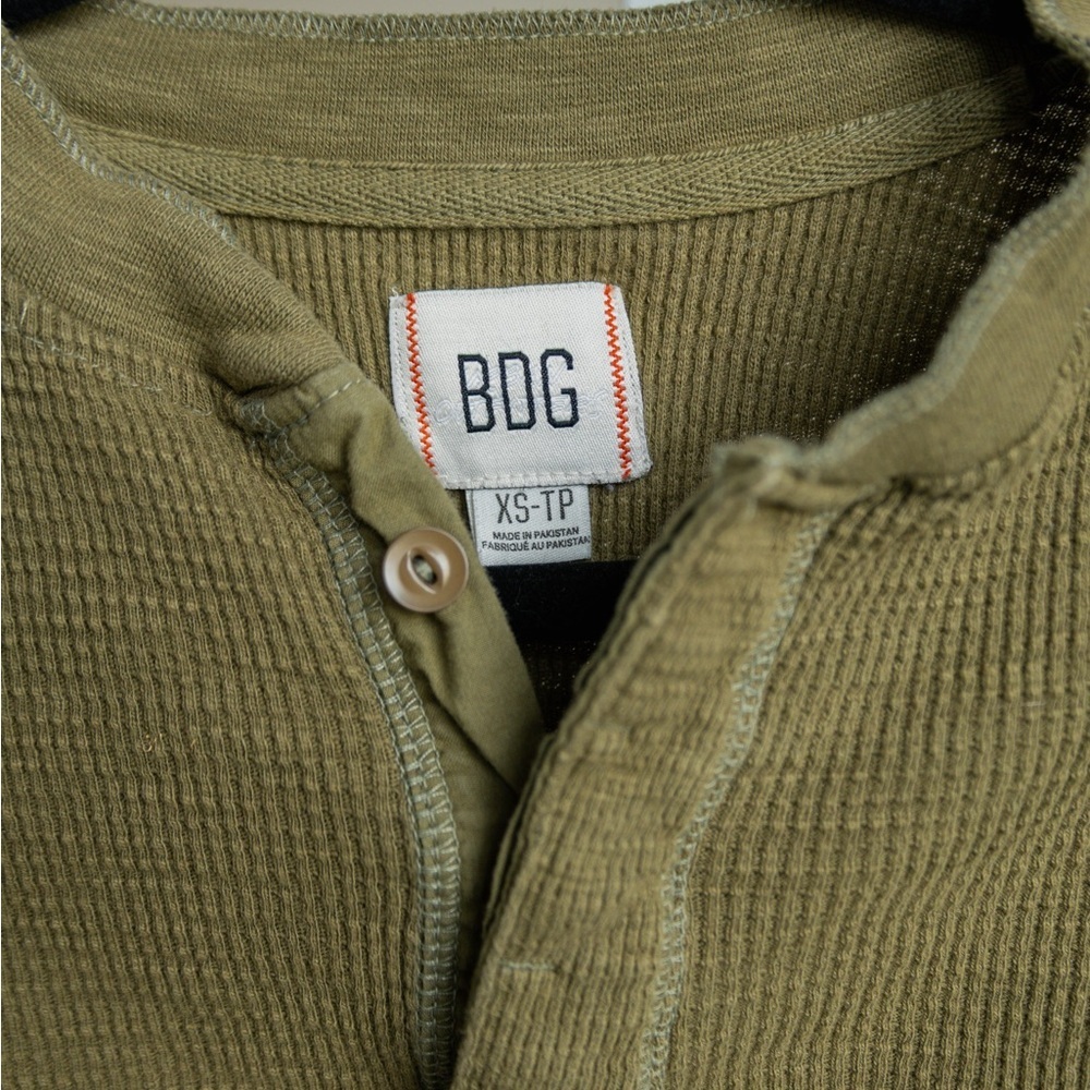 BDG Danny Cropped Boy Henley Top | XS - Picture 3 of 3